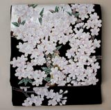 黒地に潮月・桜