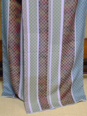 滝沢晃の訪問着コーディネート バラ文様