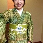 今の季節に合う色合いの変化と赤い薔薇