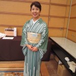 新年会と講演会を主催なさるM様の訪問着姿（滝沢先生おあつらえろうけつ）
