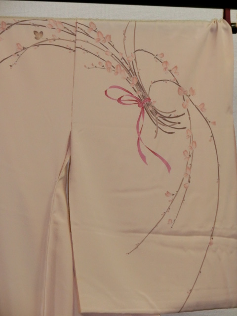 エレガントで可愛い滝沢晃作 訪問着エニシダの花束14日まで Ito Yasuko Kimono Life Blog おしゃれで素敵な生き方のお手伝いをする伊藤康子の日記